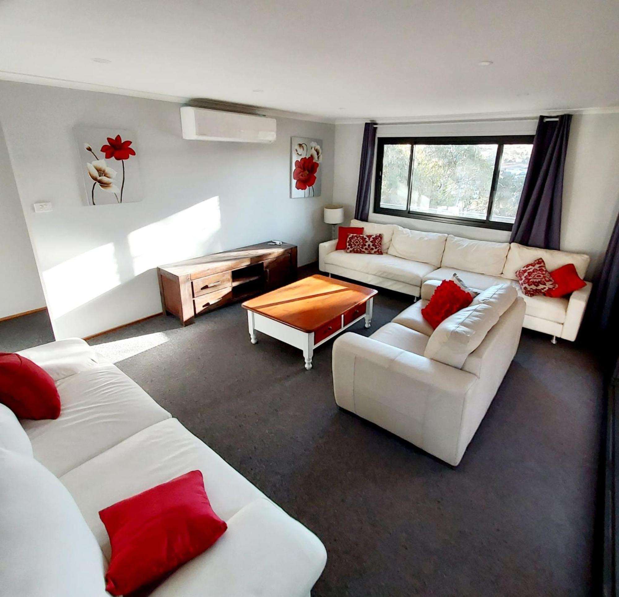 Huge Home, 9 Bed, 6 Bath, Sleeps 22, Central Location, Walk To Shops Jindabyne Esterno foto