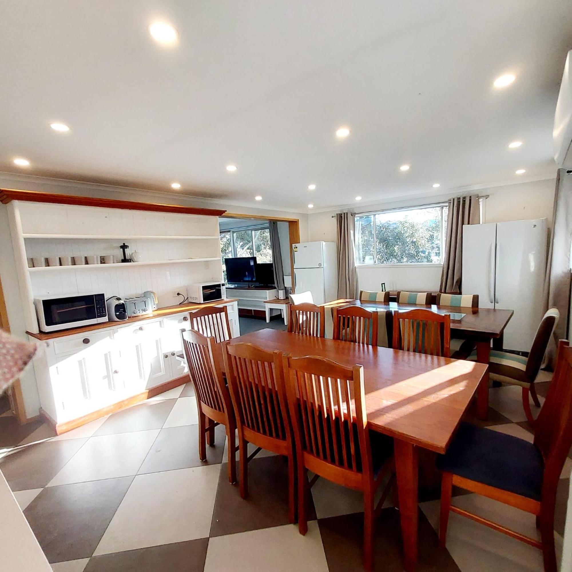 Huge Home, 9 Bed, 6 Bath, Sleeps 22, Central Location, Walk To Shops Jindabyne Esterno foto